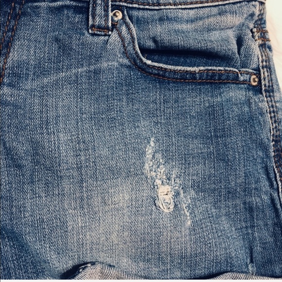 Forever 21 Distressed Denim Shorts Size 27 - Picture 3 of 6